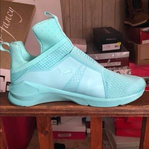 Sky Blue Pumas| Size 11